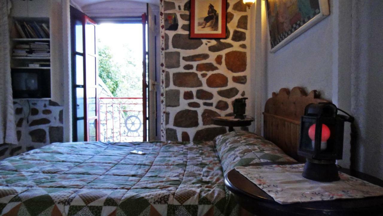 Tramontana Villa Ýdra Eksteriør bilde