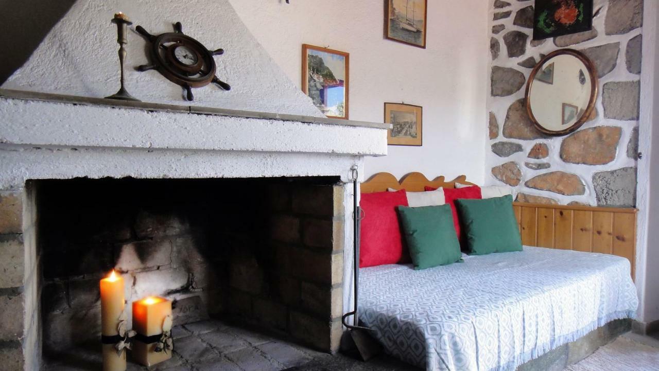 Tramontana Villa Ýdra Eksteriør bilde