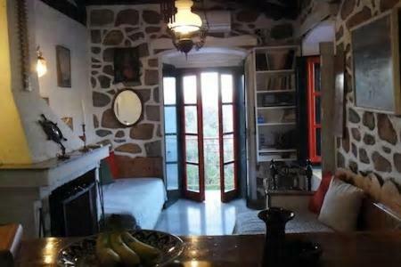 Tramontana Villa Ýdra Eksteriør bilde