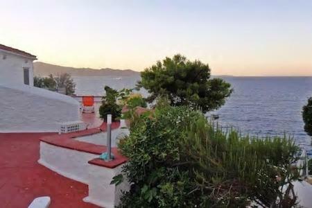 Tramontana Villa Ýdra Eksteriør bilde